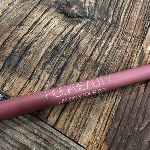 HUDA BEAUTY Lip Contour 2.0 in Rich Mauve